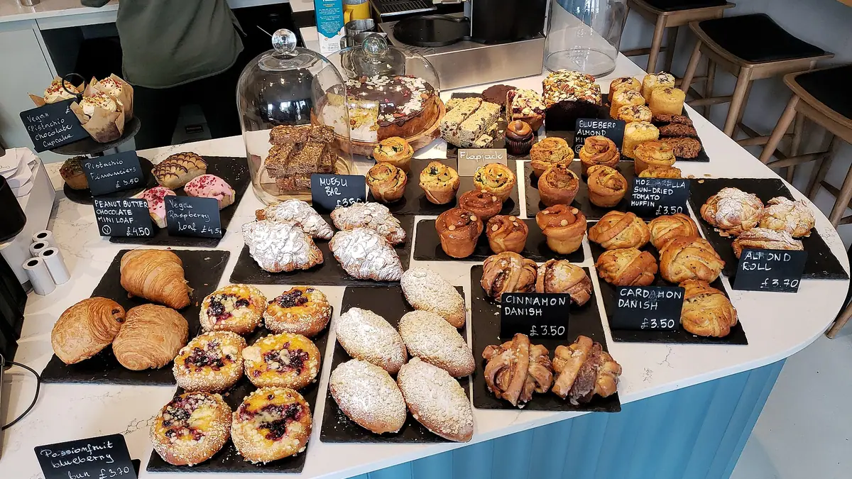 Blades Deli & Bakery – bakery in Abersoch, Pwllheli